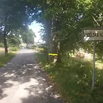 Na Zemi 211, Σπίτι διακοπών *