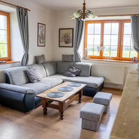 Na Zemi 211, Holiday home